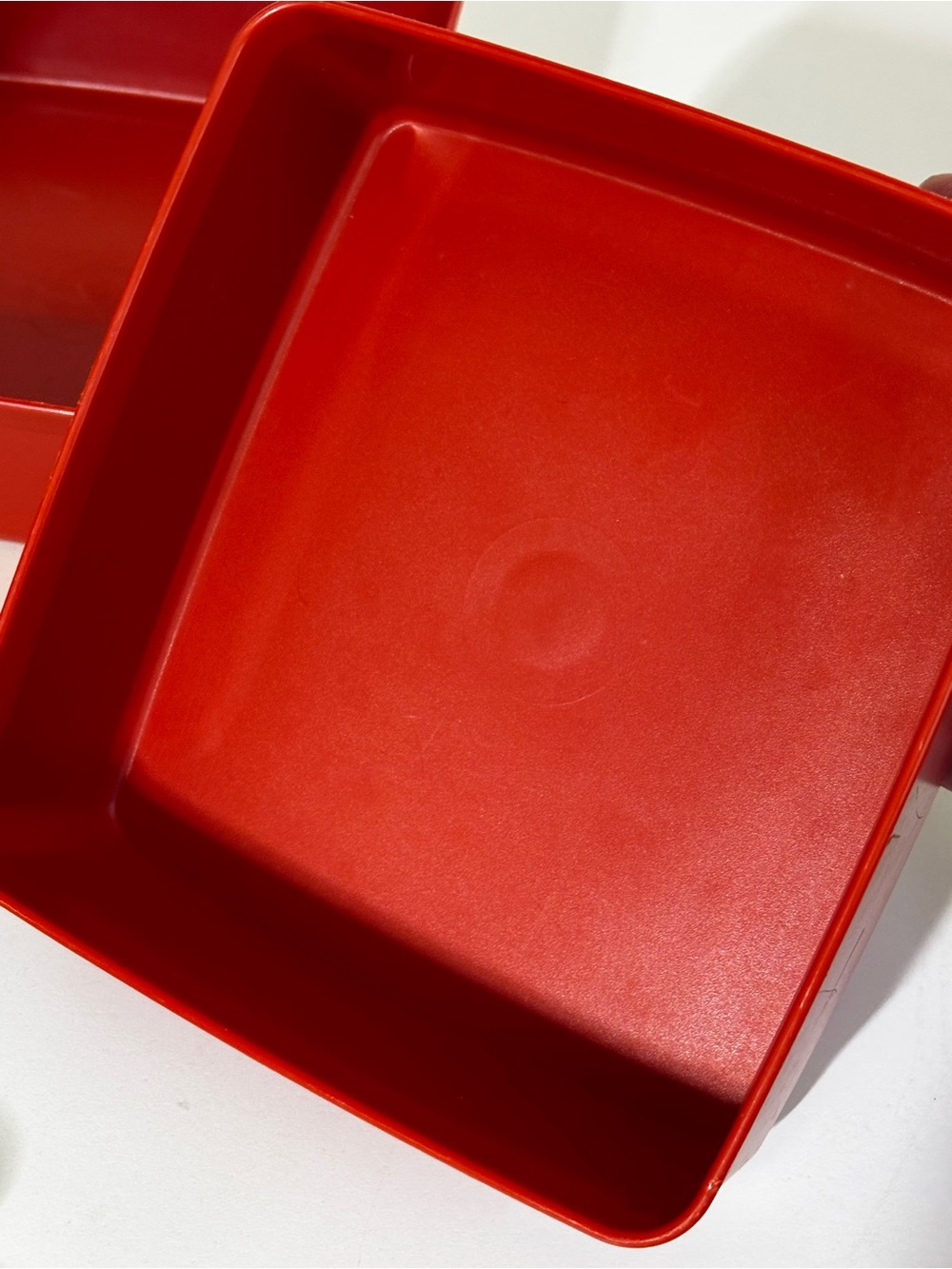 VTG Tupperware Red Square-A-Way Sandwich Keeper Set of 3: Models 670, 1458 - Picture 10 of 14